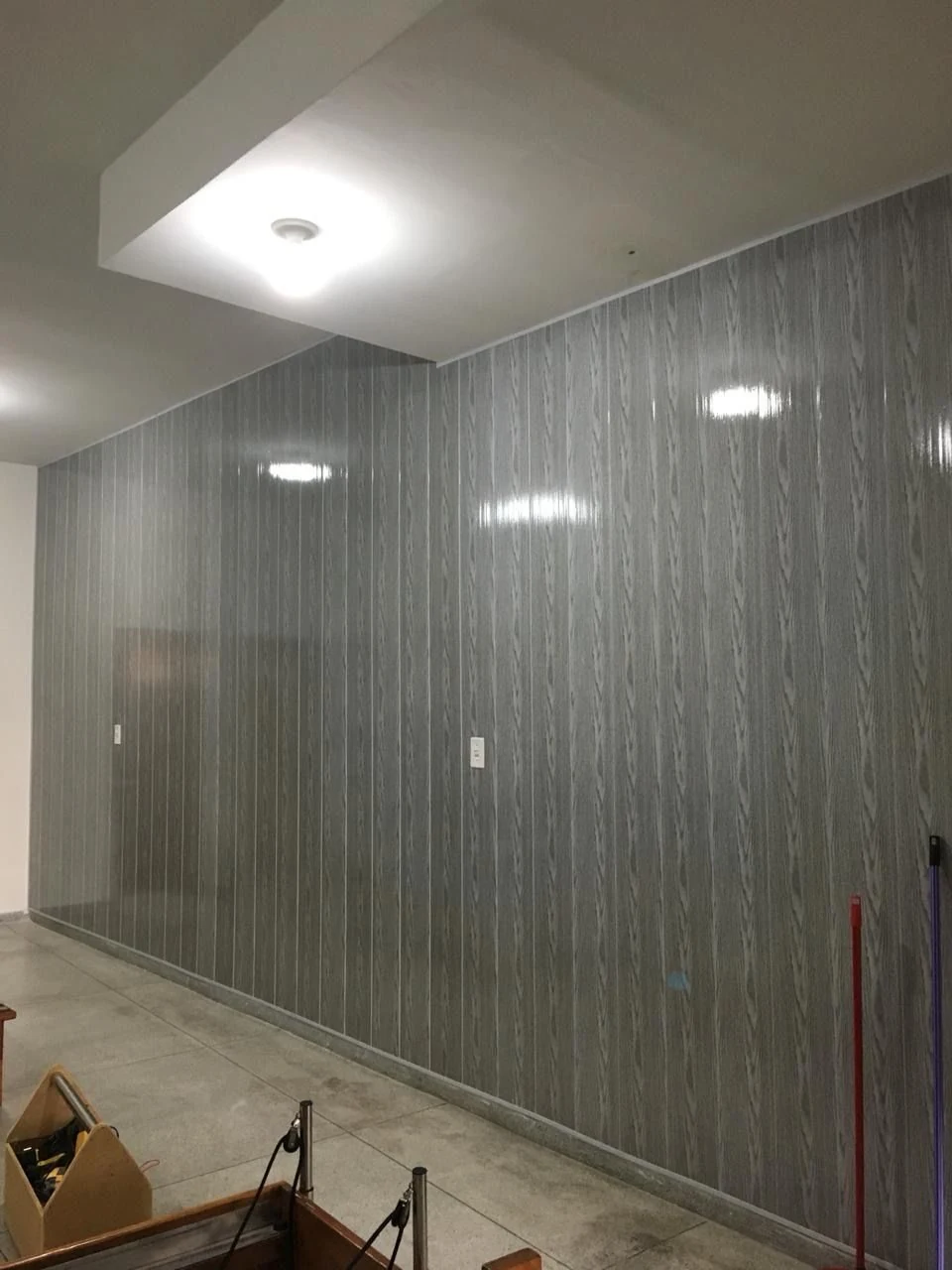 Textura na parede — fotografia real VM